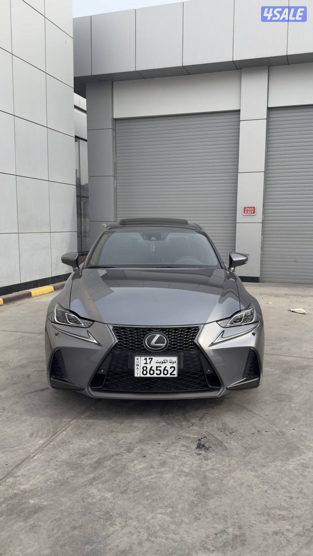 للبيع Lexus is350 f sport1