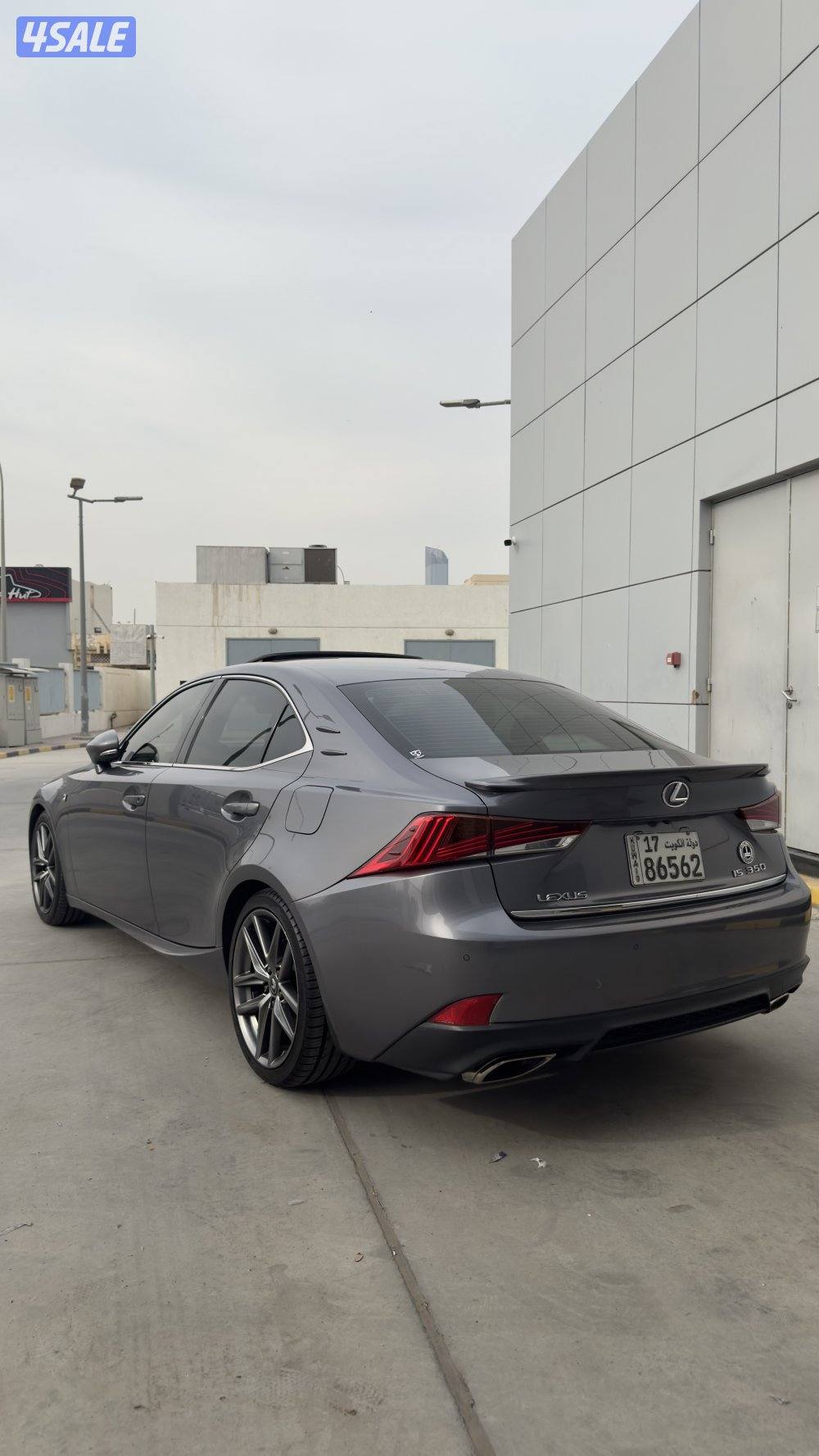 للبيع Lexus is350 f sport5