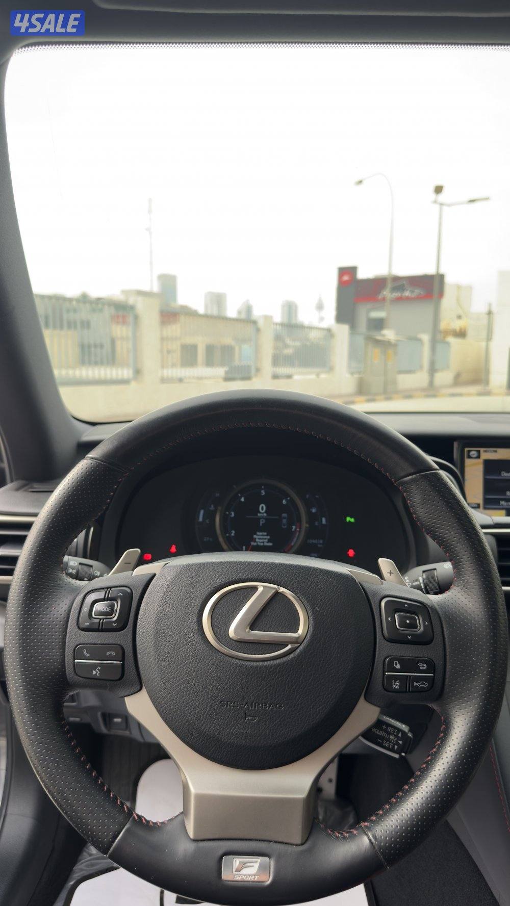للبيع Lexus is350 f sport10