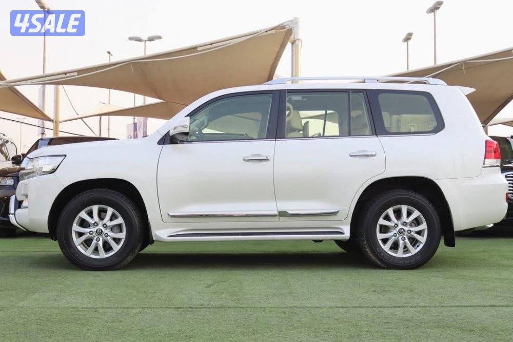 لاندكروزر2016 وكاله البحرين تصدير الى الكويت مع تخليص كامل اقراالاعلان8