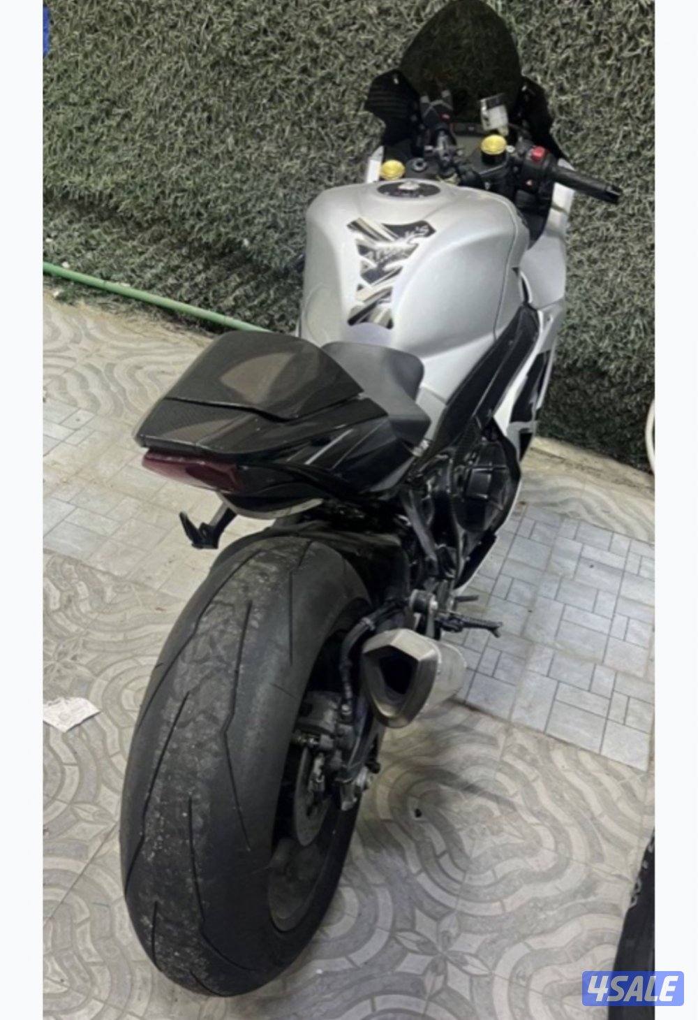 سراد ١٠٠٠ مديل ٢٠١٨ فل هوائيات و خشته و الذيل كله كاربن فايبر اصلي5