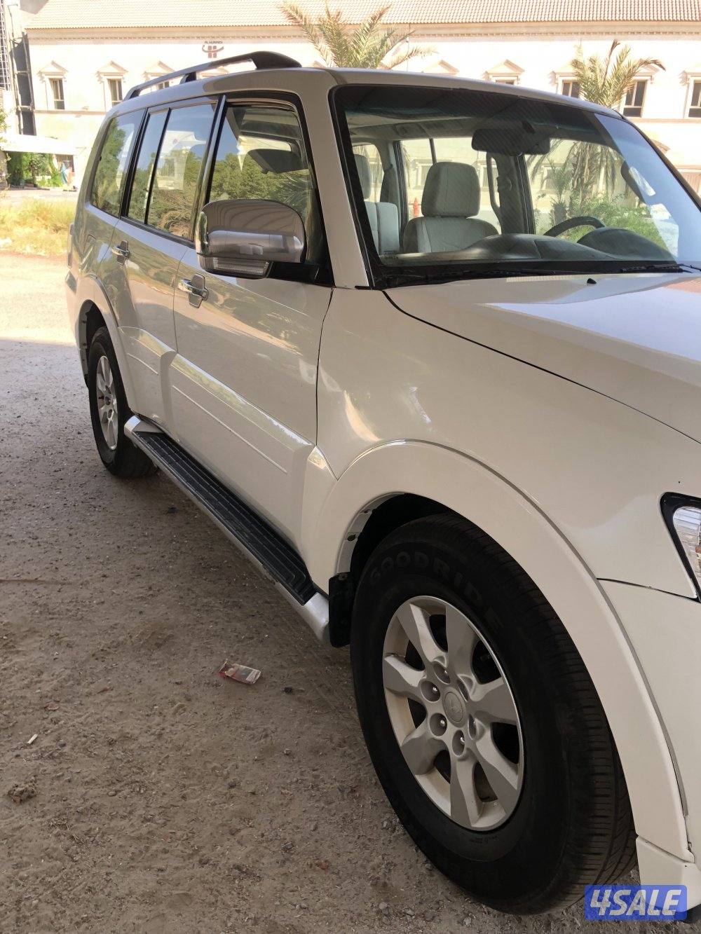 للبيع باجيرو موديل 2017 فل اوبشن اعلى درجة بالوكالة فتحة ماشي 2401