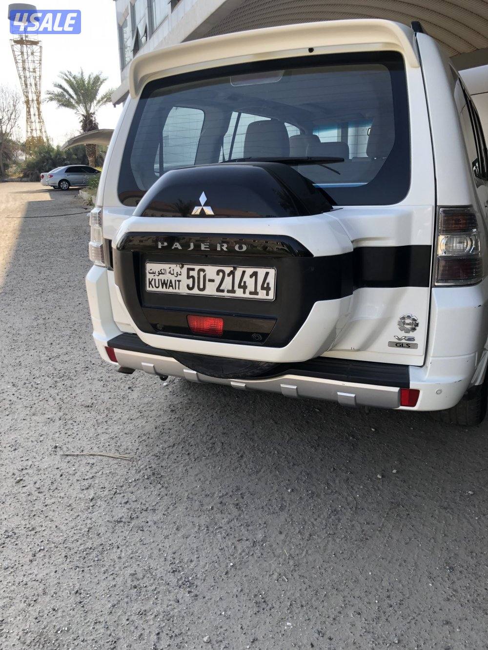 للبيع باجيرو موديل 2017 فل اوبشن اعلى درجة بالوكالة فتحة ماشي 2402