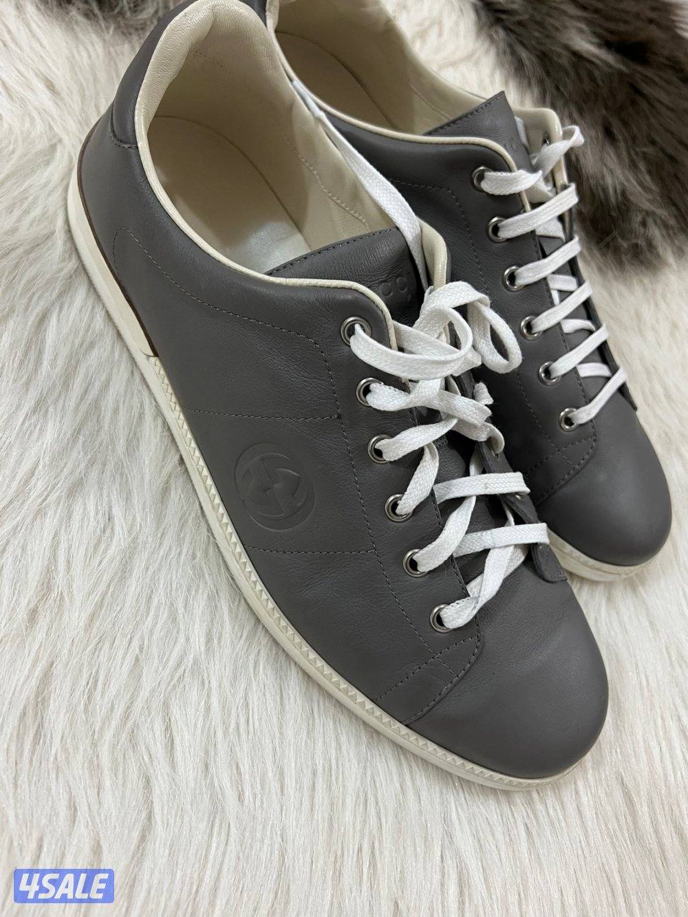 جوتين قوتشي مقاس ٤٣2