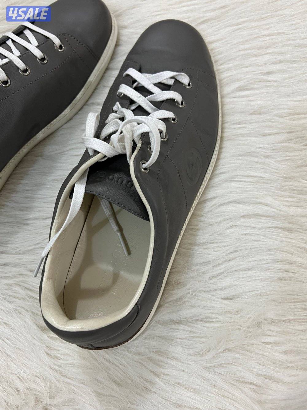 جوتين قوتشي مقاس ٤٣4