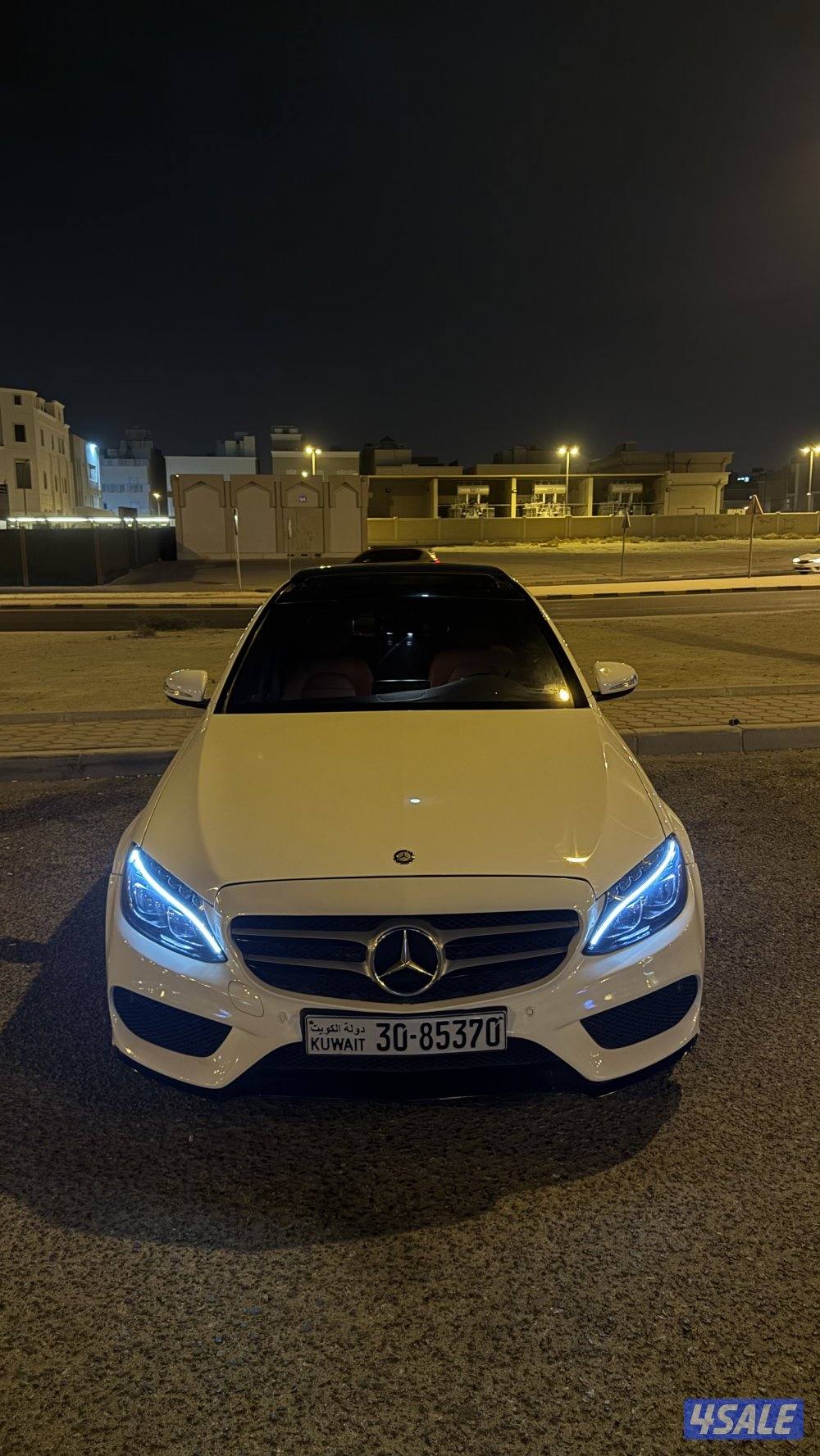 للبيع مرسيدس c250 عليها بدي كت amg بالكامل ماشيه 250 الف0
