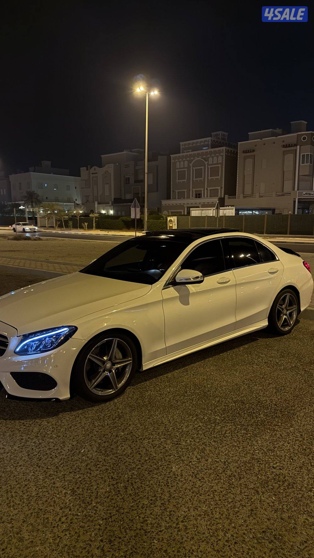 للبيع مرسيدس c250 عليها بدي كت amg بالكامل ماشيه 250 الف1
