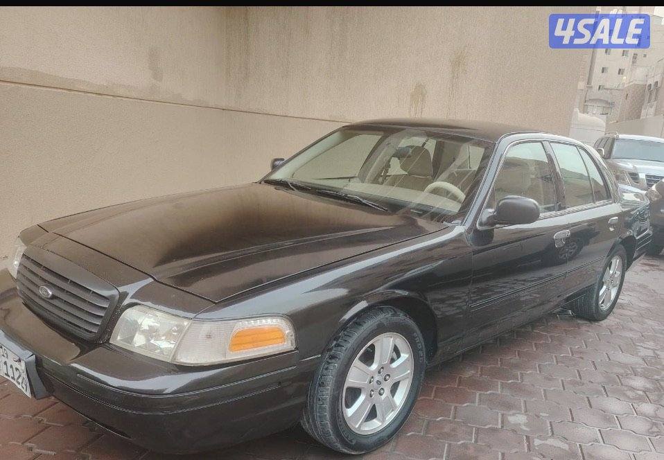 للبيع فورد كروان فيكتوريا 20101