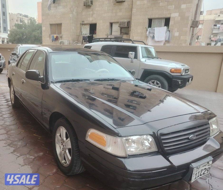 للبيع فورد كروان فيكتوريا 20103