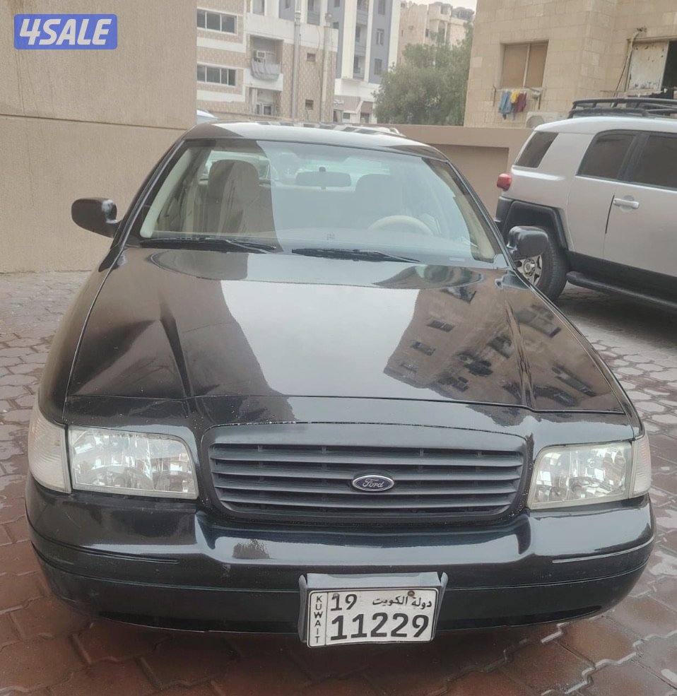 للبيع فورد كروان فيكتوريا 20104