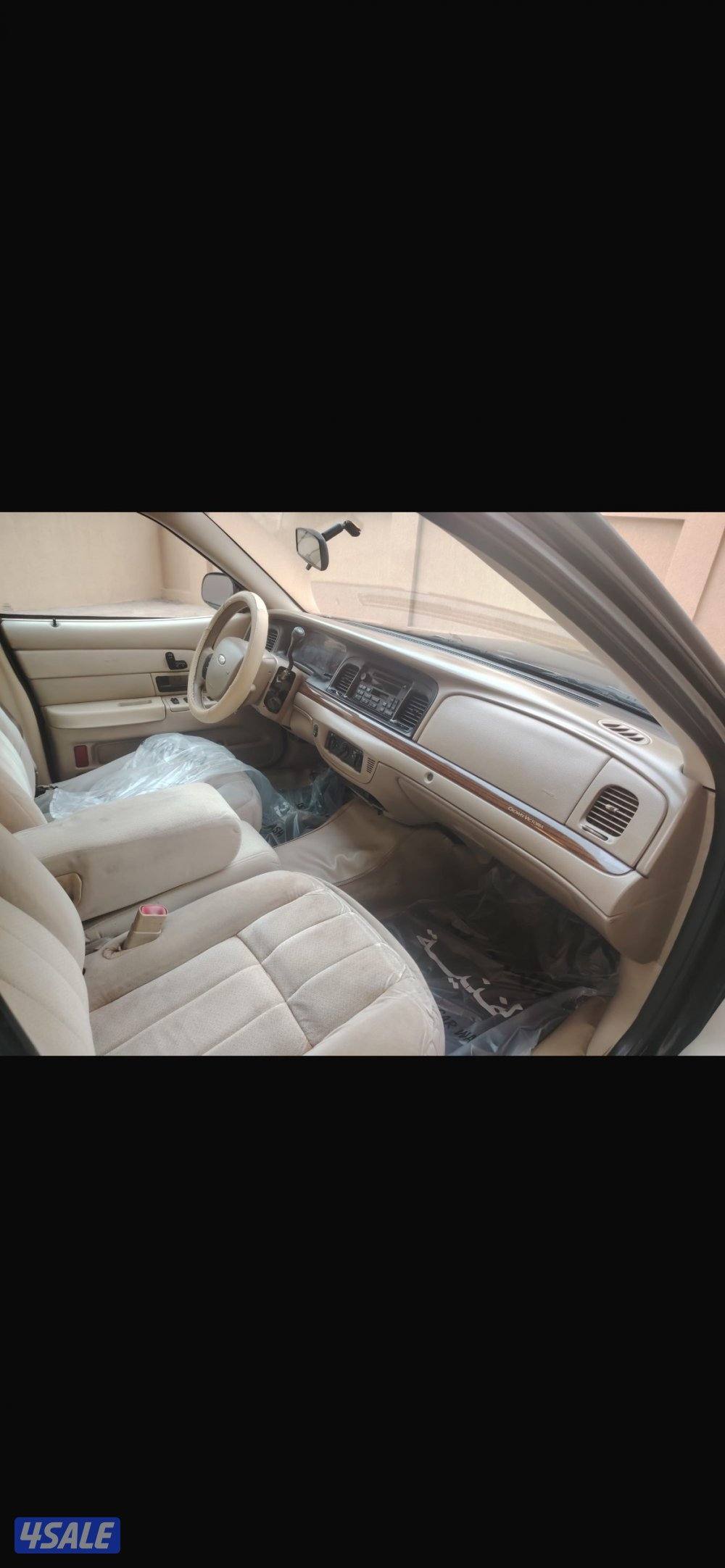 للبيع فورد كروان فيكتوريا 20106