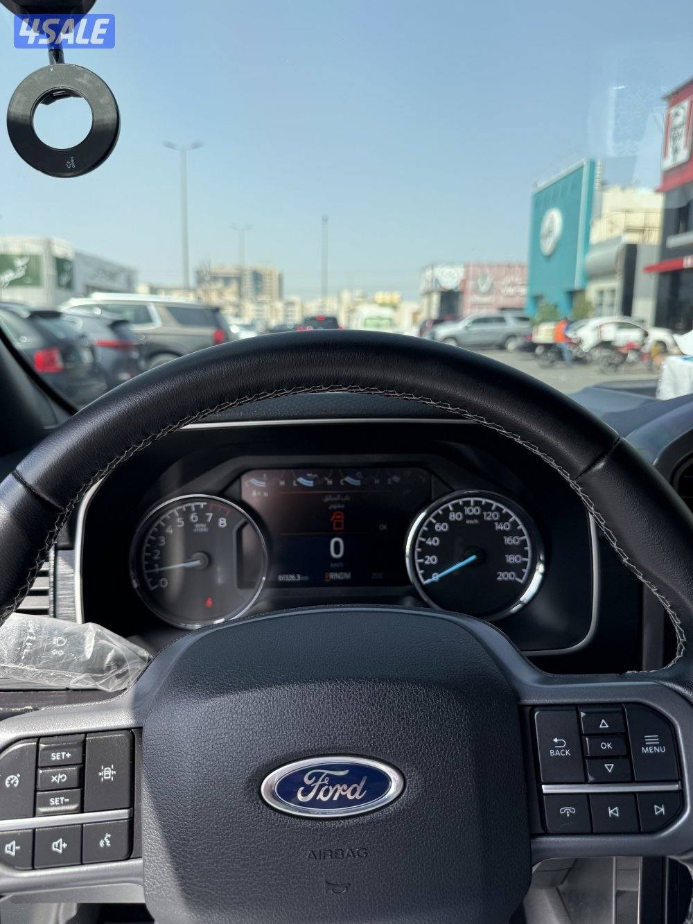 للبيع وانيت فورد FX4  قماره ونص موديل 2023 اللون اسود ملكي شرط الفحص7