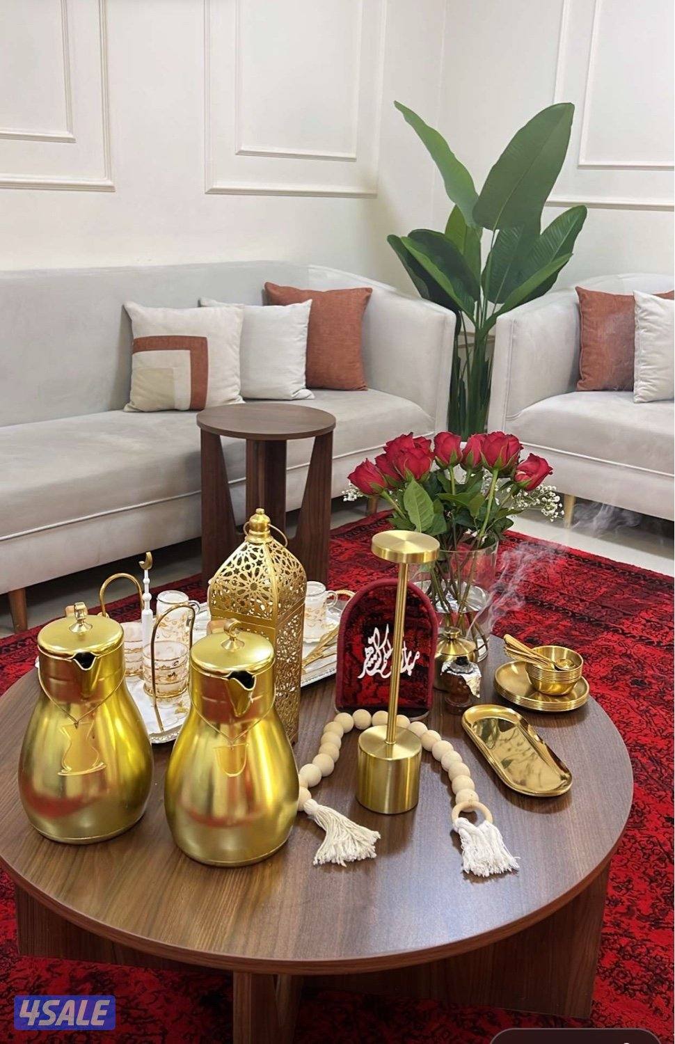 للبيع طقم غنفات وطاوله0