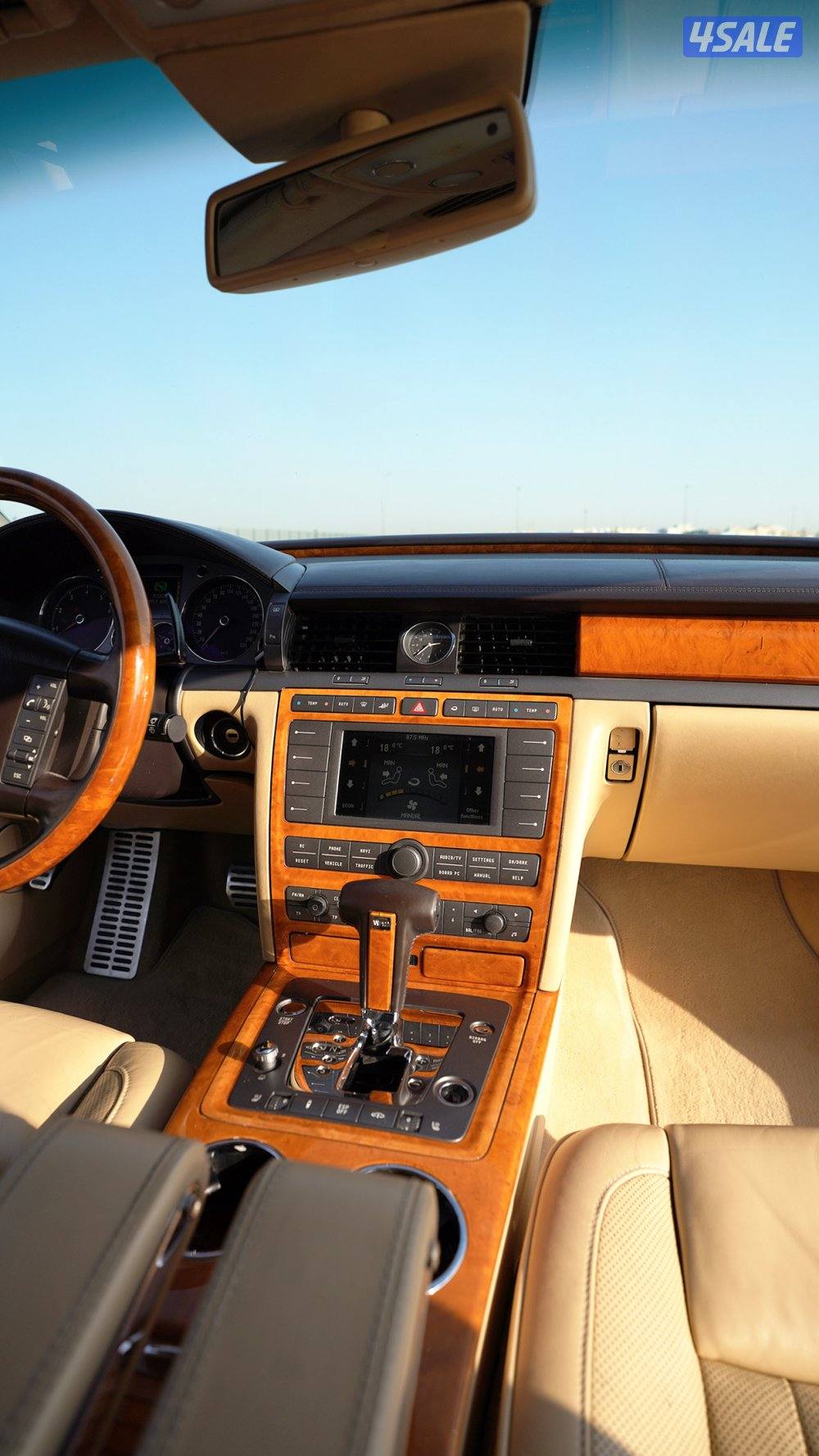 فولكسفاغن ڤيتون موديل ٢٠٠٦ حالة نظيفه وممتازه مواصفات خاصة11