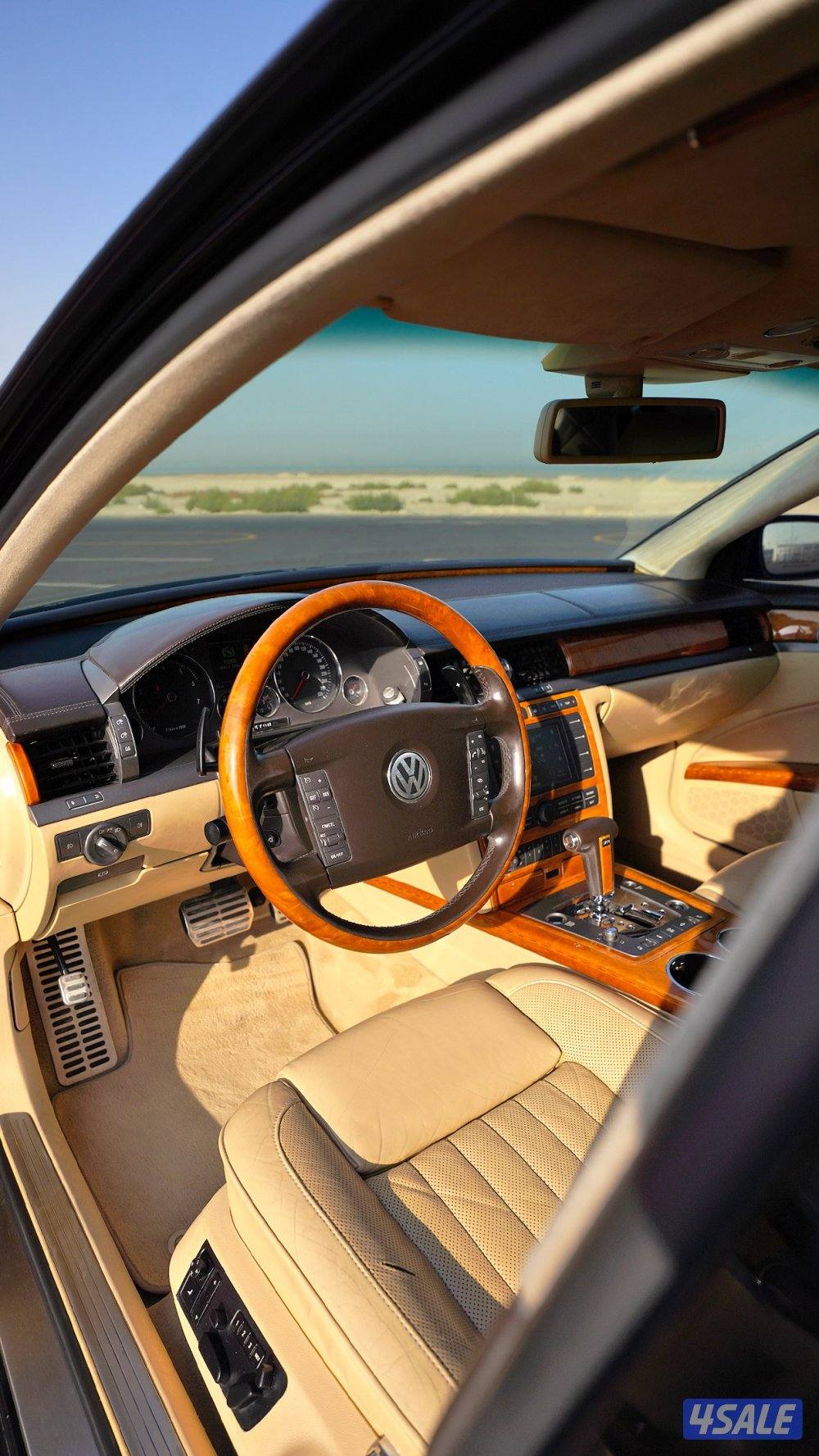 فولكسفاغن ڤيتون ٢٠٠٦ ماشي ١٠٤ الف ١٢ سلندر بحالة ممتازه9