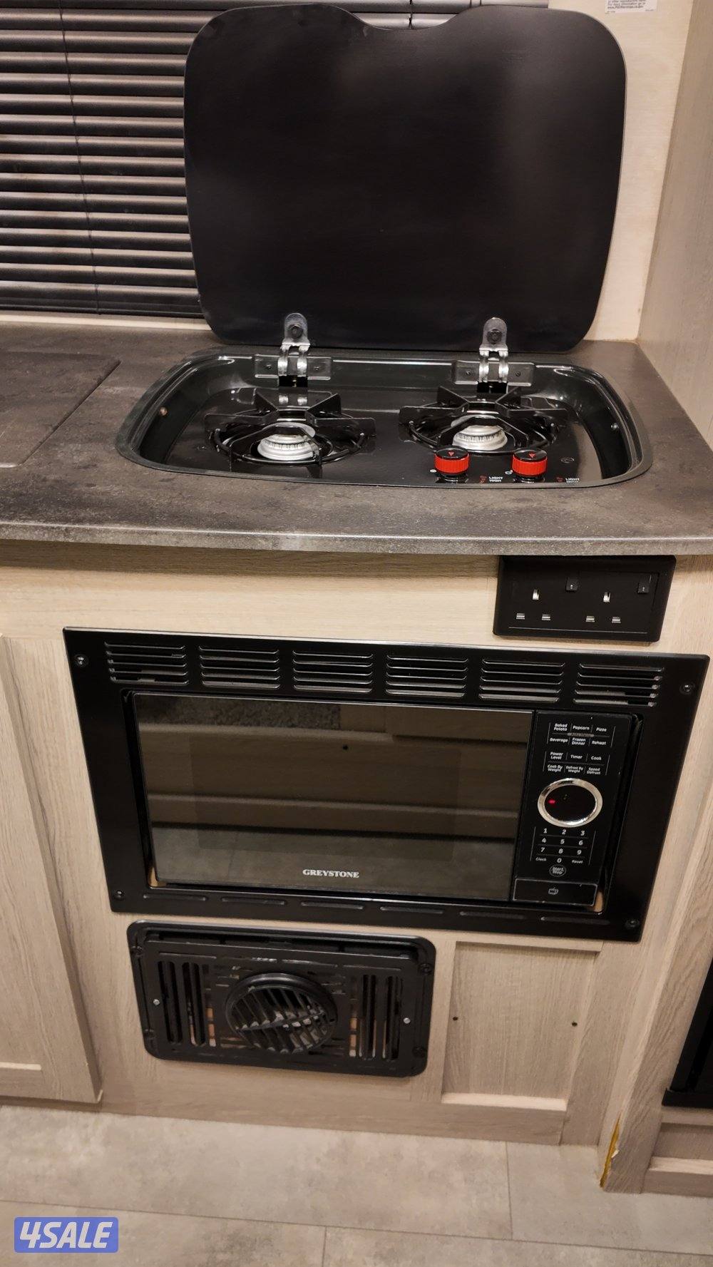 كرفان امريكي ماركة كوتش مان 2022 نوع ايبكس نانو8