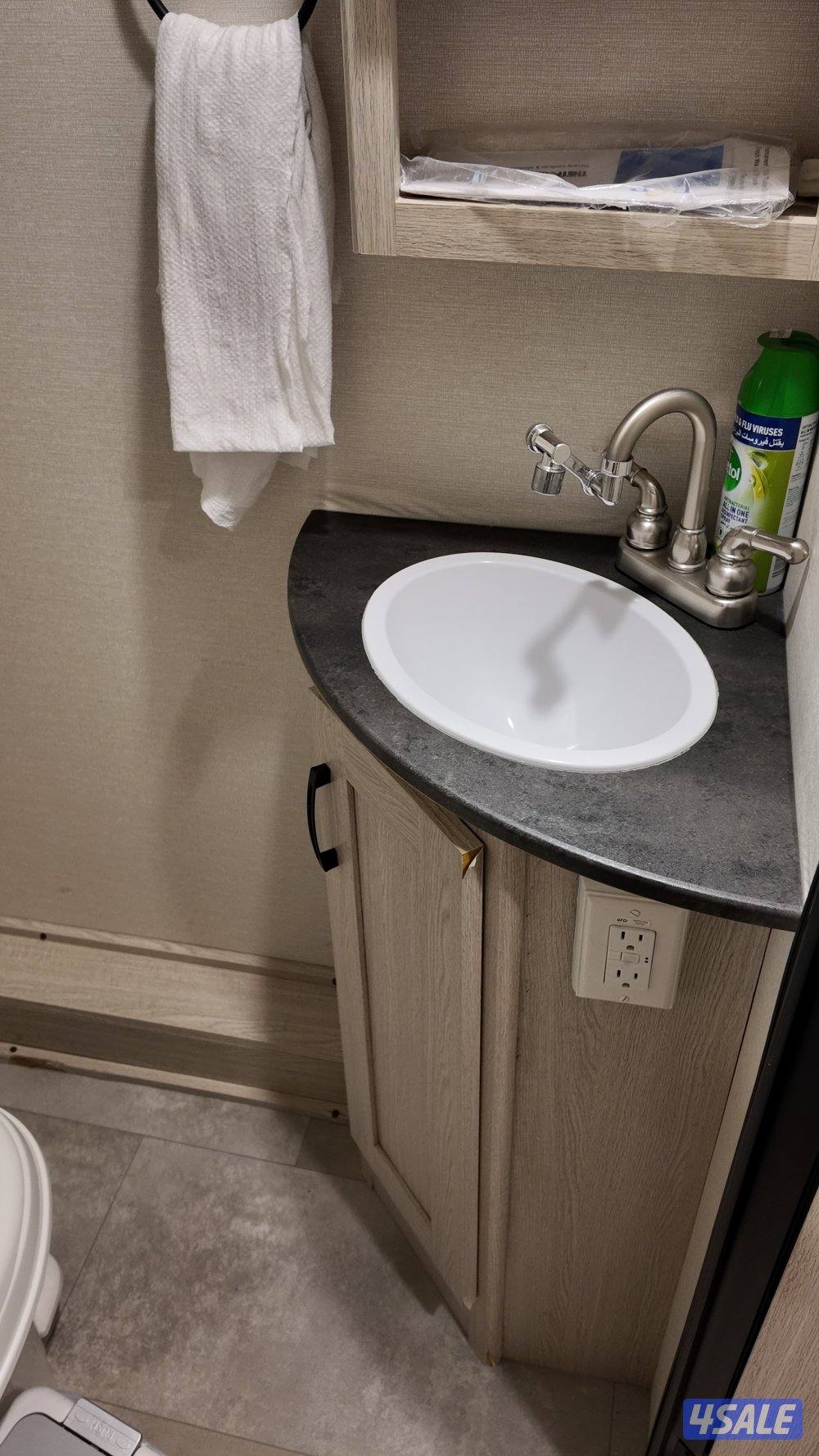 كرفان امريكي ماركة كوتش مان 2022 نوع ايبكس نانو10