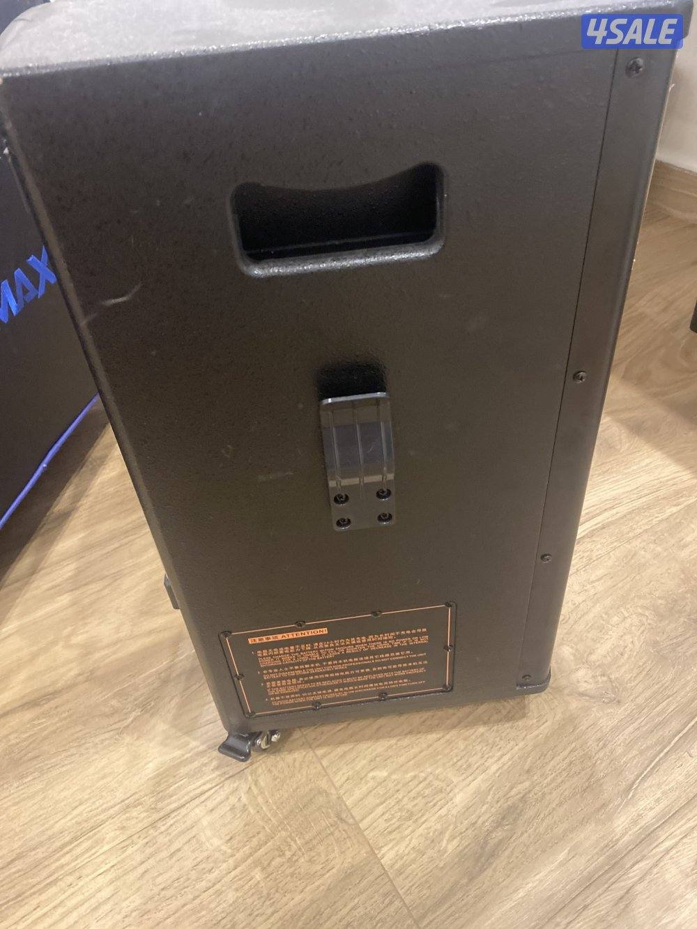 للبيع سماعة ٢٠٠٠ واط معا كامل اغراضه معا مايكين و شاحن للسماعه6