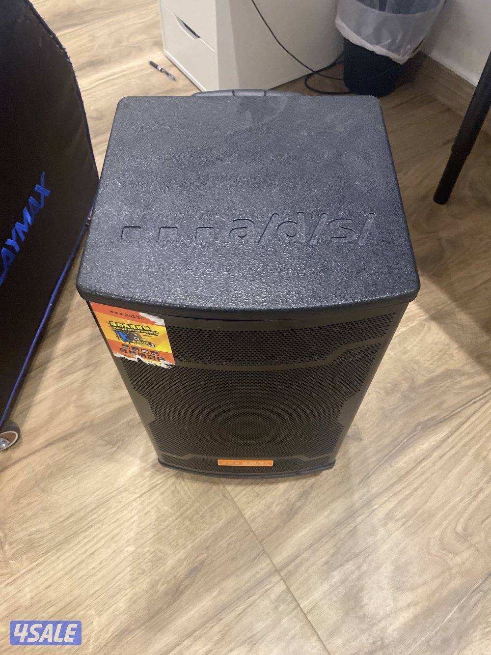 للبيع سماعة ٢٠٠٠ واط معا كامل اغراضه معا مايكين و شاحن للسماعه7