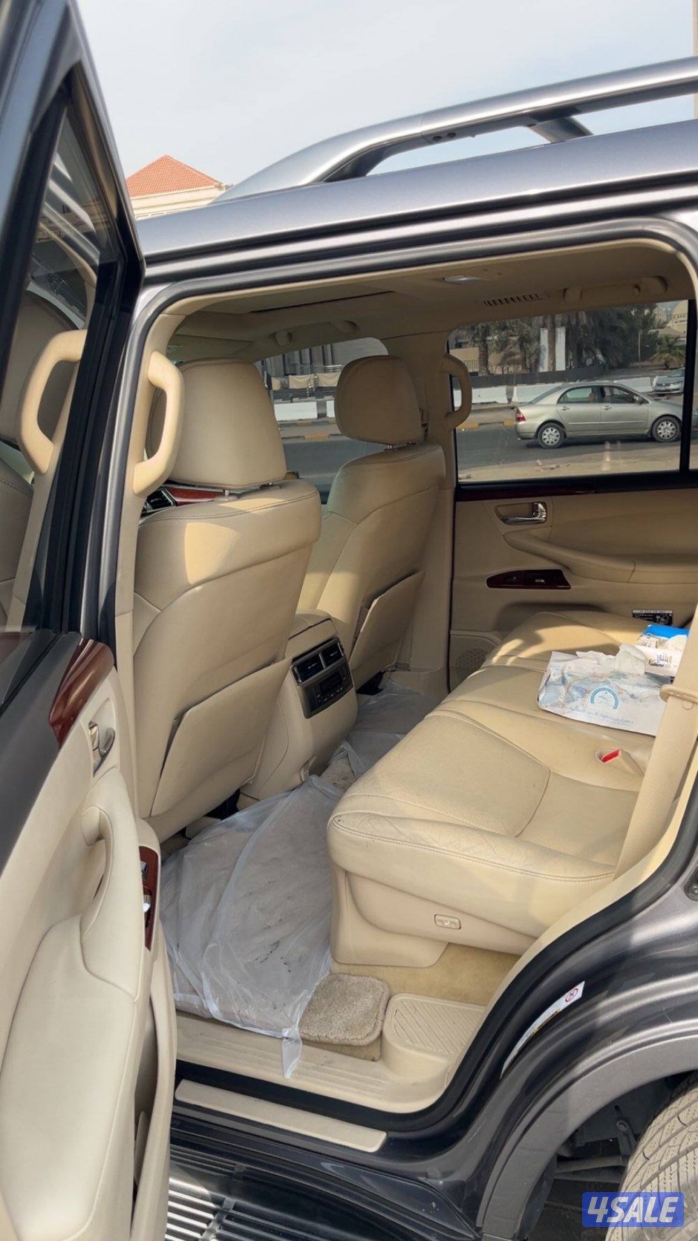 للبيع جيب لكزس موديل ٢٠١٤ الدرجه الثانيه صبغ الوكاله3