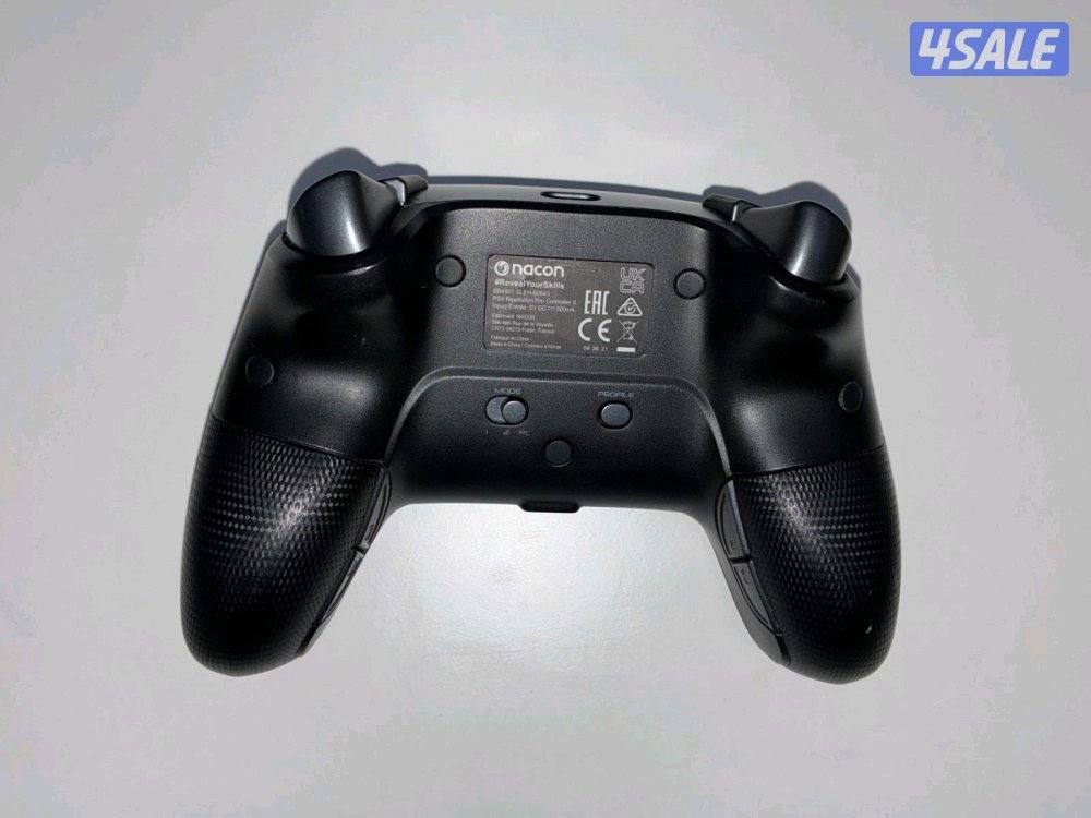 يدة سوني فور احترافية nacon revolution pro 32