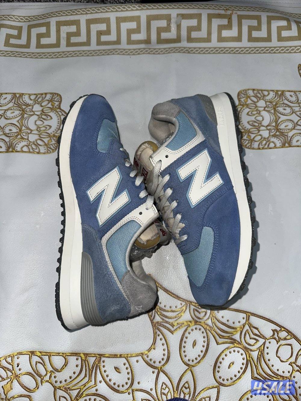 جوتي New balance اصلي original حالته نظيف0