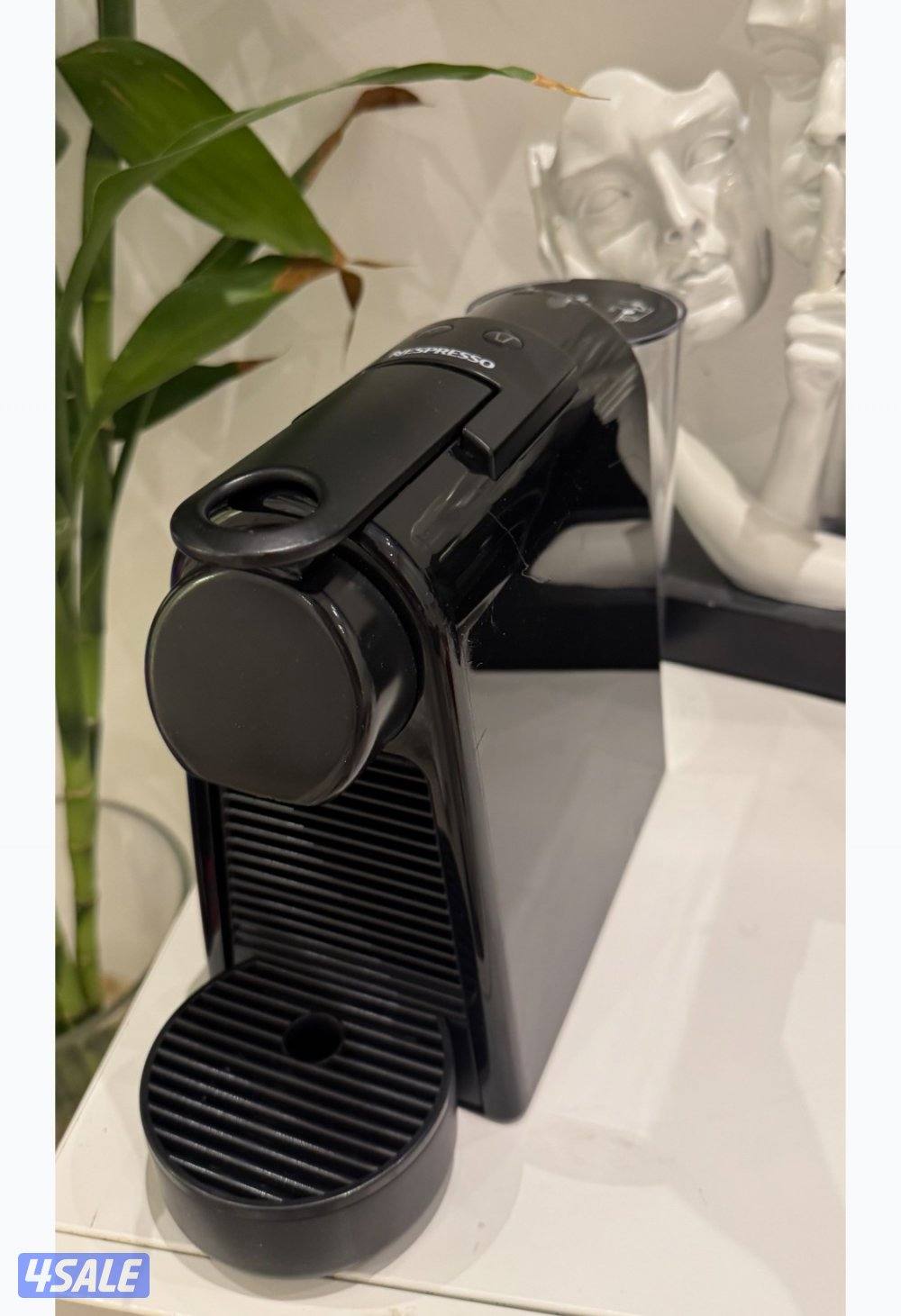 للبيع مكاين قهوه نسبرسو8