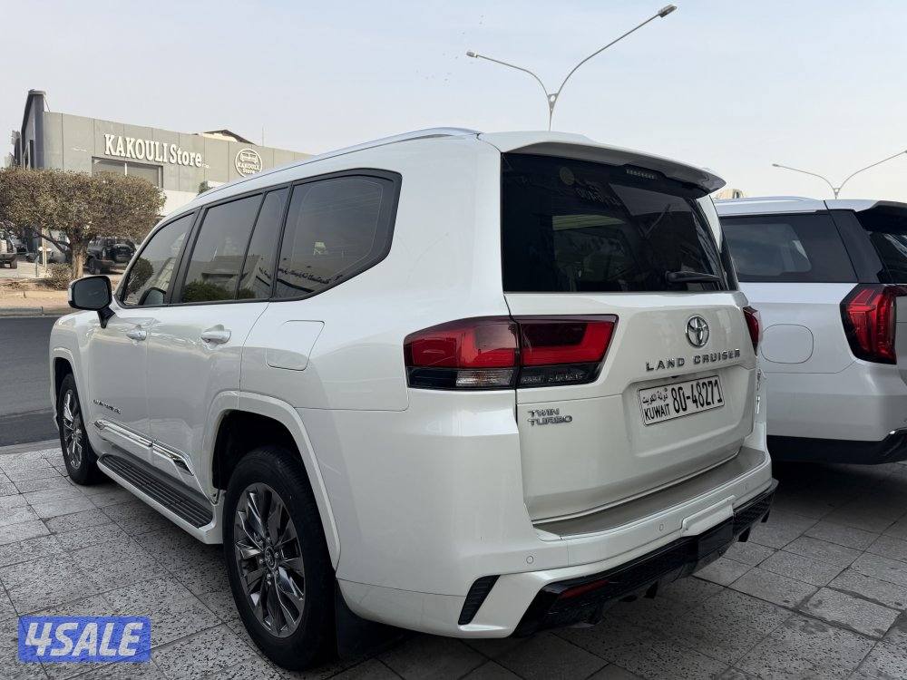 لاند كروزر GX.R AERO S TWIN TURBO موديل : 2024 عداد : 38 الف صبغ وكاله5