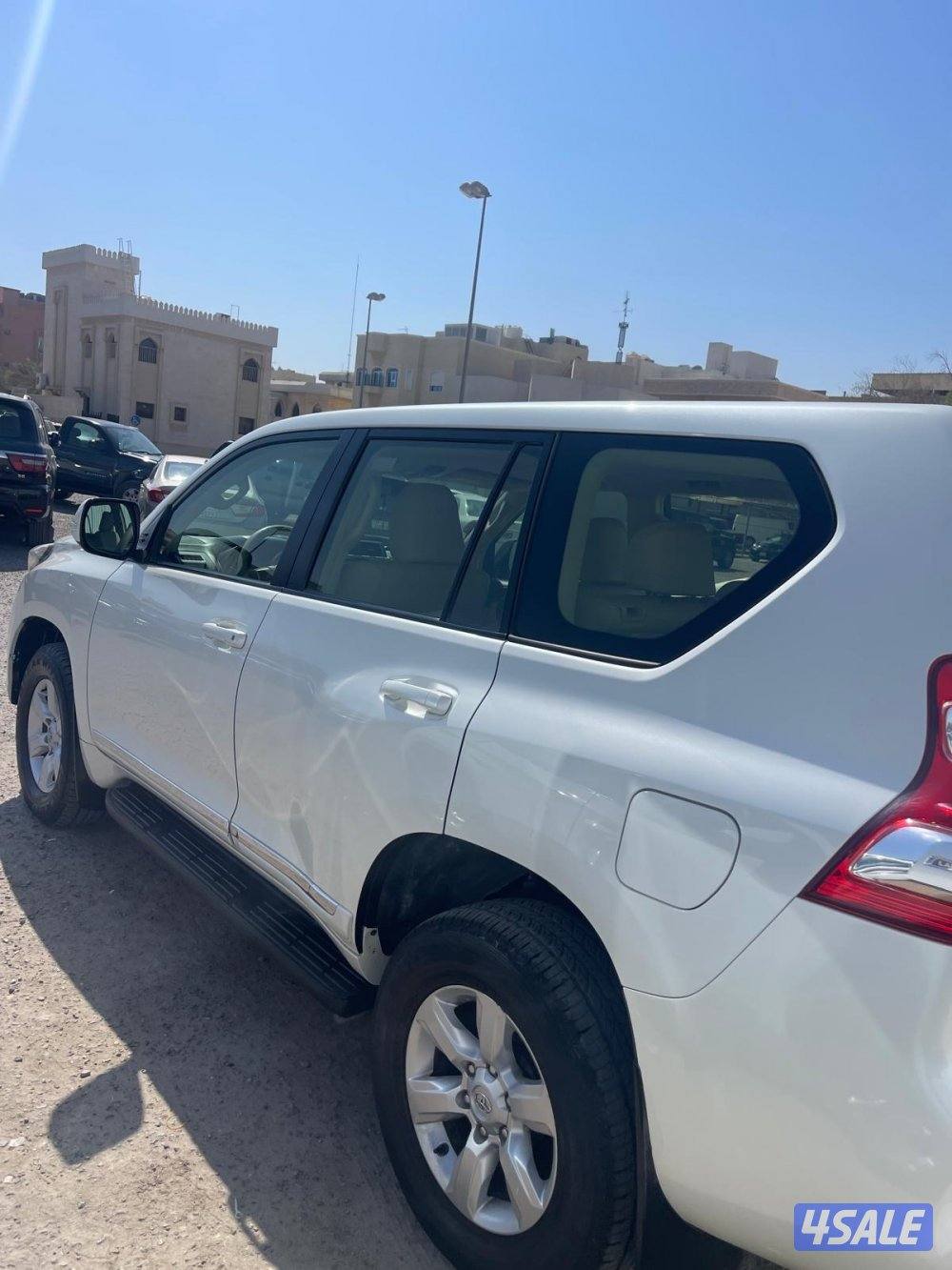 للبيع تويوتا برادو ٢٠١٥ نظيف شرط الفحص1