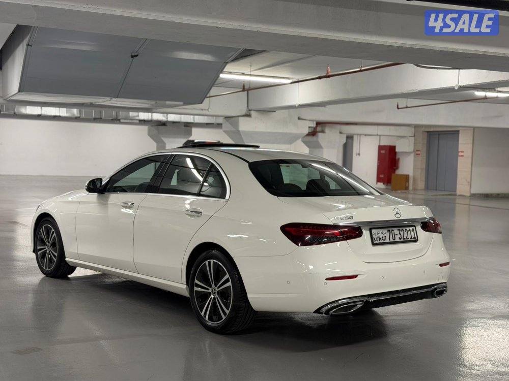 مرسيدس E250 موديل : 2021 عداد مسافات قليل : 34 الف KM بحالة المصنع2