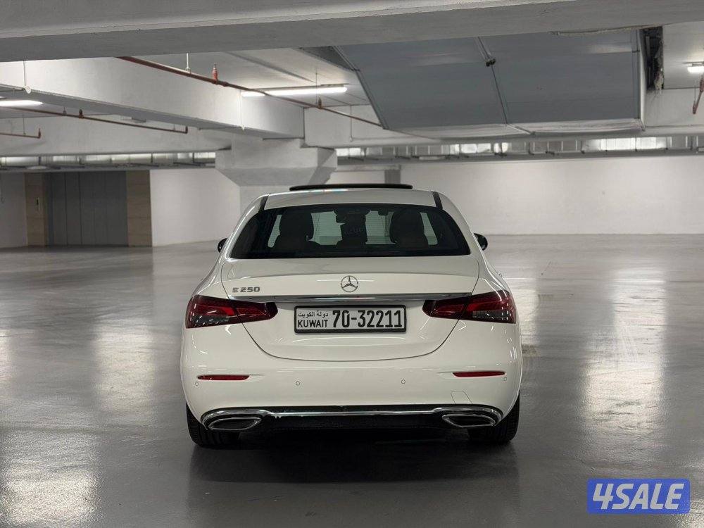 مرسيدس E250 موديل : 2021 عداد مسافات قليل : 34 الف KM بحالة المصنع8