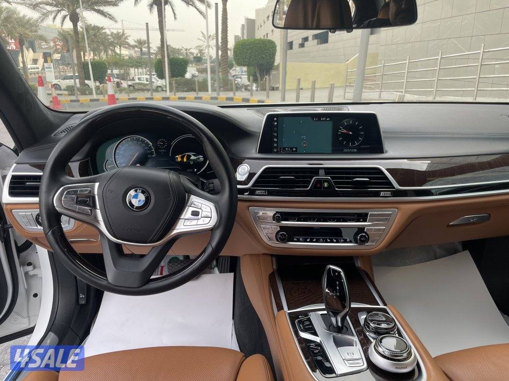 بي ام دبليو 750IL4