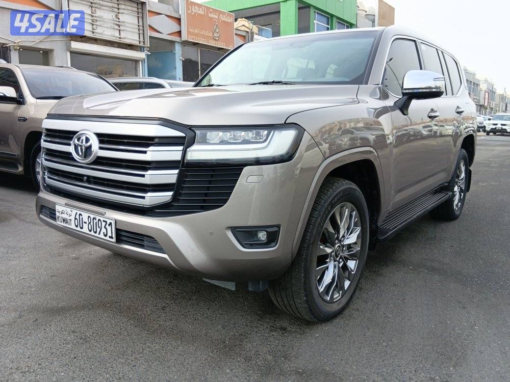لاند كروزر VX  موديل 2022 صبغ الوكالة ماعدا مدقر امامي يمين شرط الفحص1