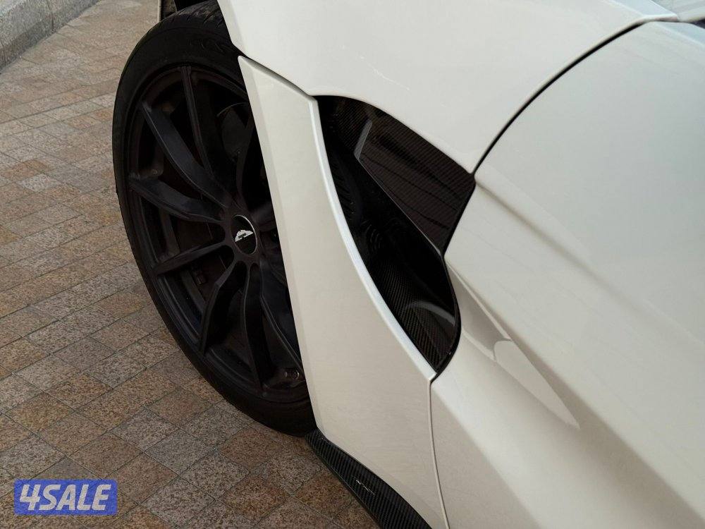 استون مارتنDP VANTAGE موديل2019 عداد20الف وارد الكويت سيرفس منتظم4