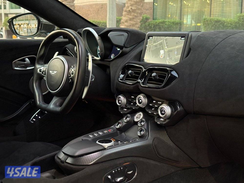 استون مارتنDP VANTAGE موديل2019 عداد20الف وارد الكويت سيرفس منتظم6