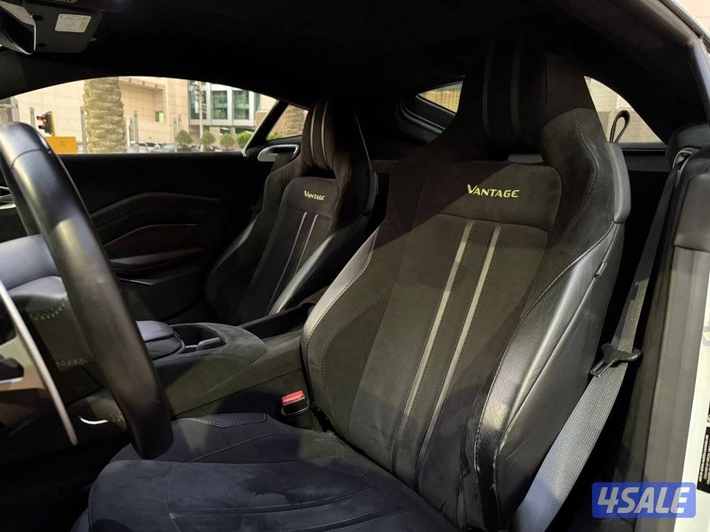 استون مارتنDP VANTAGE موديل2019 عداد20الف وارد الكويت سيرفس منتظم7