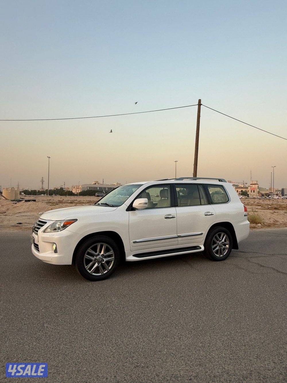 لكزس LX570 الساير 2013 درجه ثانيه عداد 258 الف1