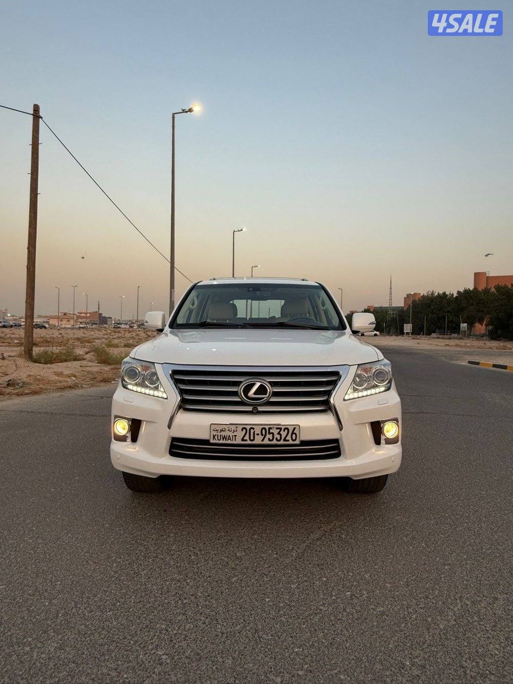 لكزس LX570 الساير 2013 درجه ثانيه عداد 258 الف5