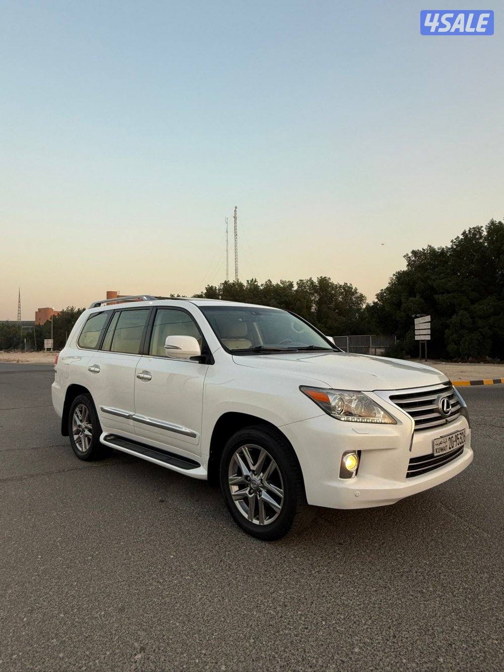 لكزس LX570 الساير 2013 درجه ثانيه عداد 258 الف6