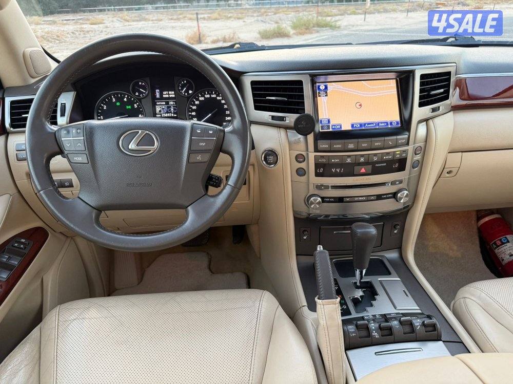 لكزس LX570 الساير 2013 درجه ثانيه عداد 258 الف10