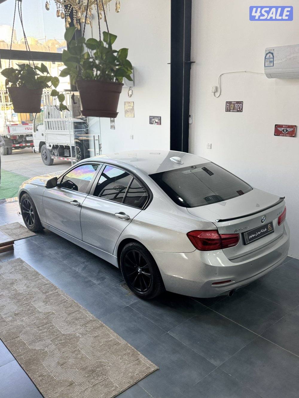 للبيع bmw 318I ( 2018 )4