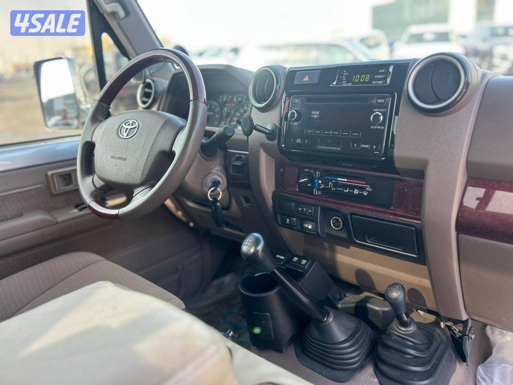 تويوتا لاند كروزر شاص LX .V67