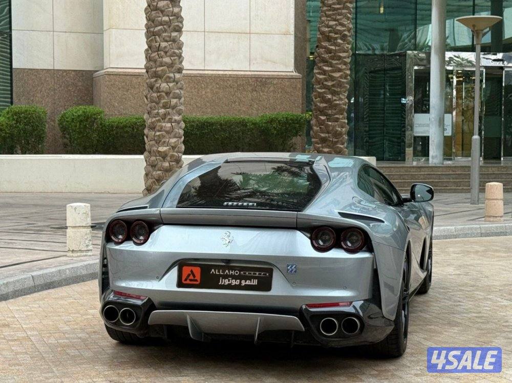 فيراري812 SUPERFAST موديل2019 عداد22الف وارد الزياني تحت الكفاله3