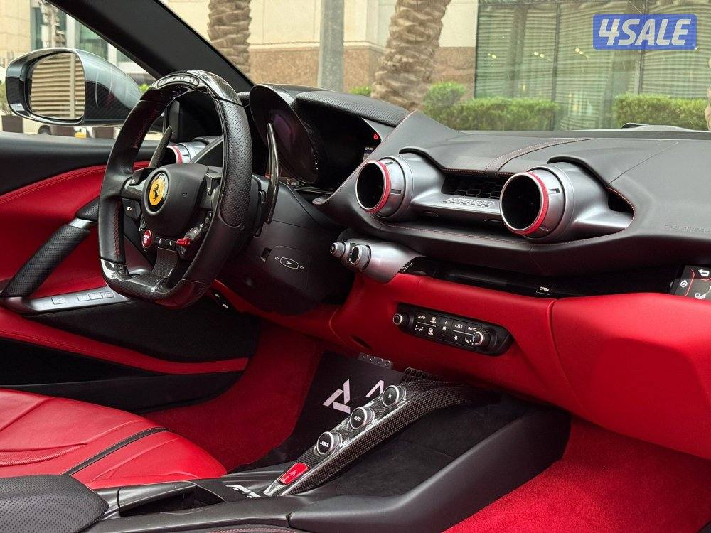فيراري812 SUPERFAST موديل2019 عداد22الف وارد الزياني تحت الكفاله5