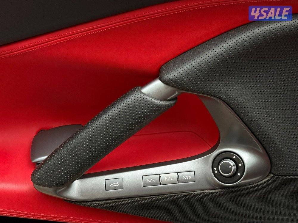 فيراري812 SUPERFAST موديل2019 عداد22الف وارد الزياني تحت الكفاله7