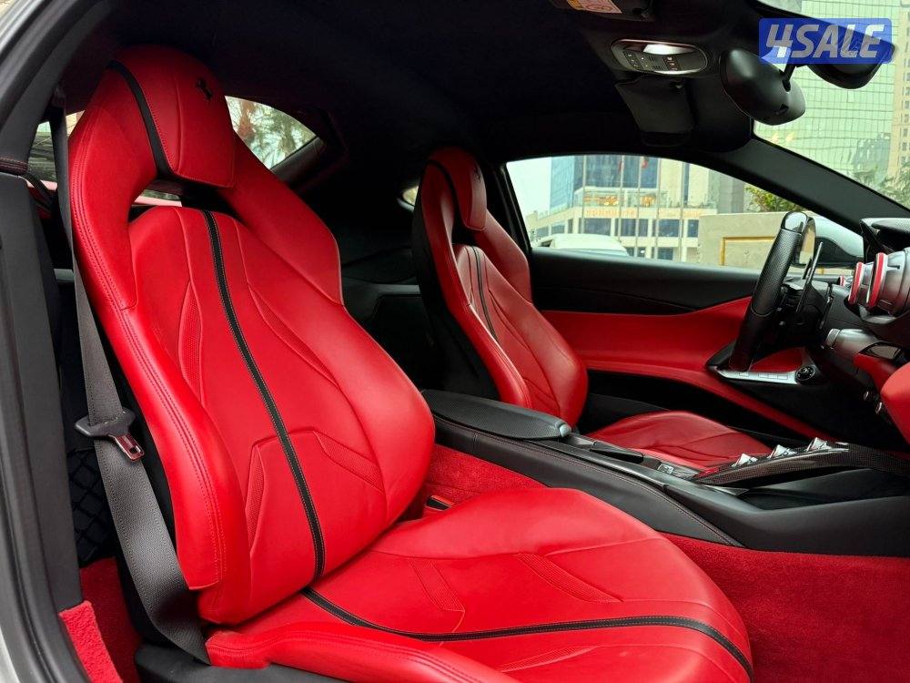 فيراري812 SUPERFAST موديل2019 عداد22الف وارد الزياني تحت الكفاله12