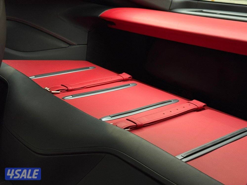 فيراري812 SUPERFAST موديل2019 عداد22الف وارد الزياني تحت الكفاله15