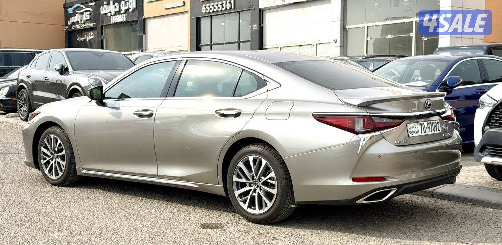 لكزس ES 350  الساير 2023 تحت الكفالة1