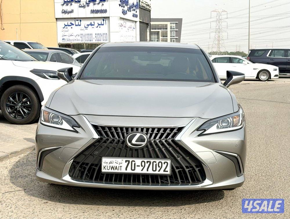 لكزس ES 350  الساير 2023 تحت الكفالة2