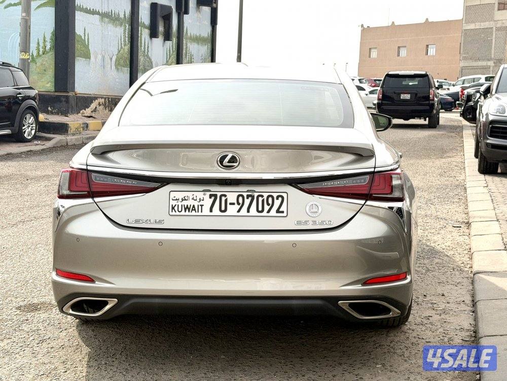 لكزس ES 350  الساير 2023 تحت الكفالة5